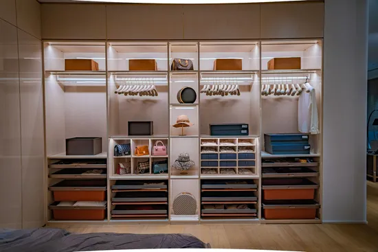 Factory Brand Latest Design Queen Size Wooden Luxury Bedroom Vietnam Manufacturer 